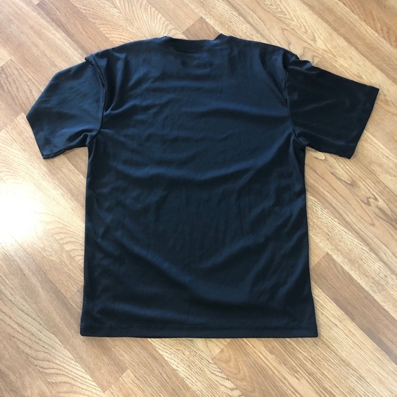 University of Hawaii black moisture wicking shirt - Picture 5 of 5